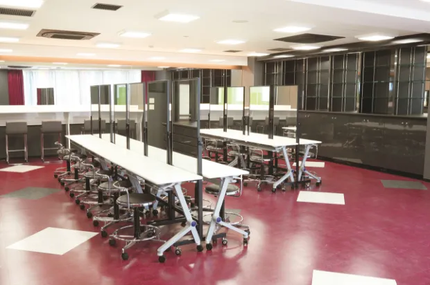 ヘアメイク実習室